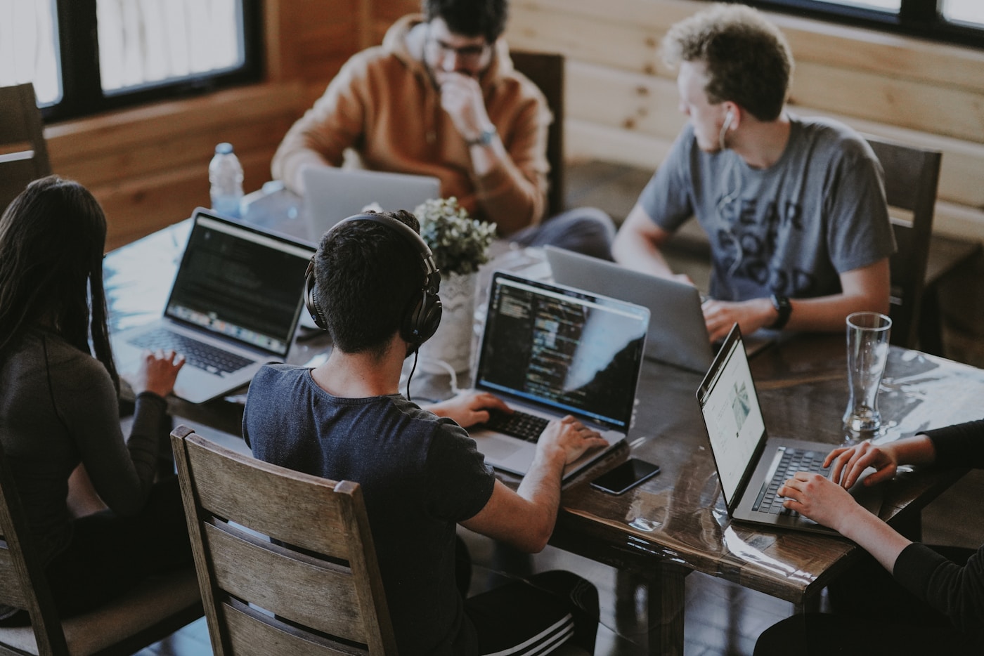 Digital team collaborating on high-performance projects